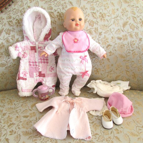 16" BABY DOLL MADAME ALEXANDER 2006 w WARDROBE; SEE ALL THAT'S INCLUDED! EUC - Picture 10 of 13